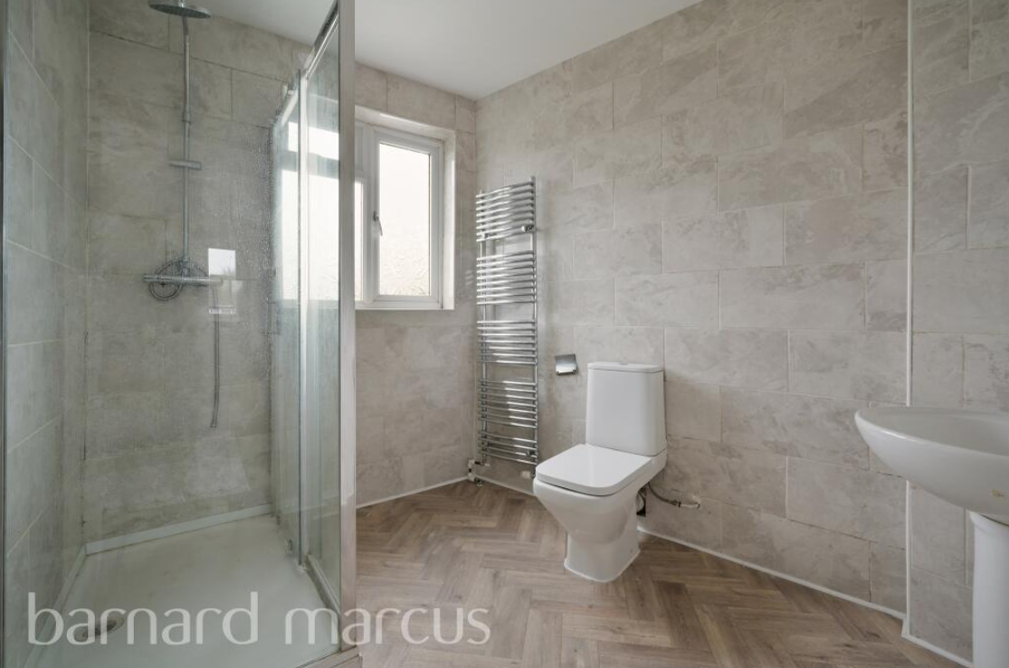 3 bed End of Terrace