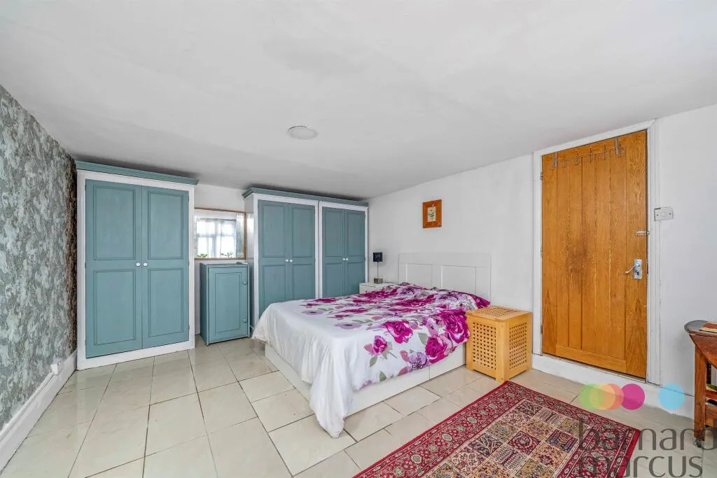 1 bed Apartment