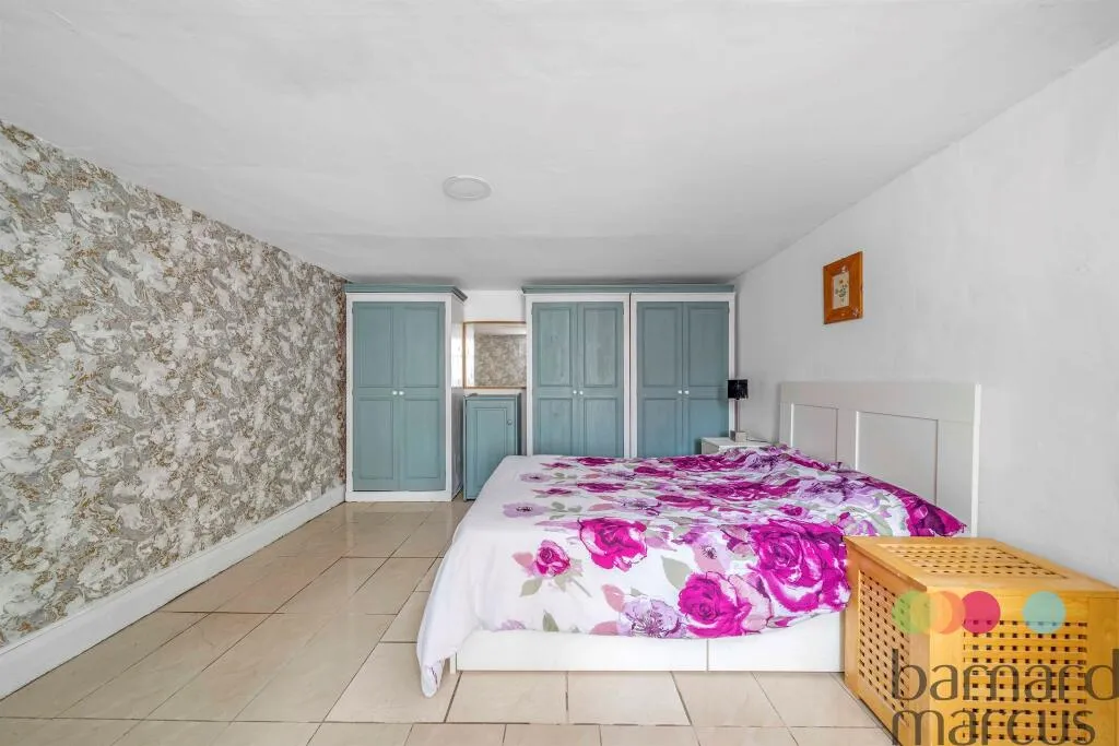 1 bed Apartment