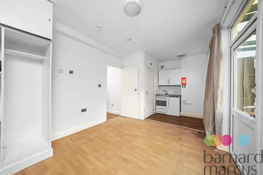 6 bed Semi-Detached
