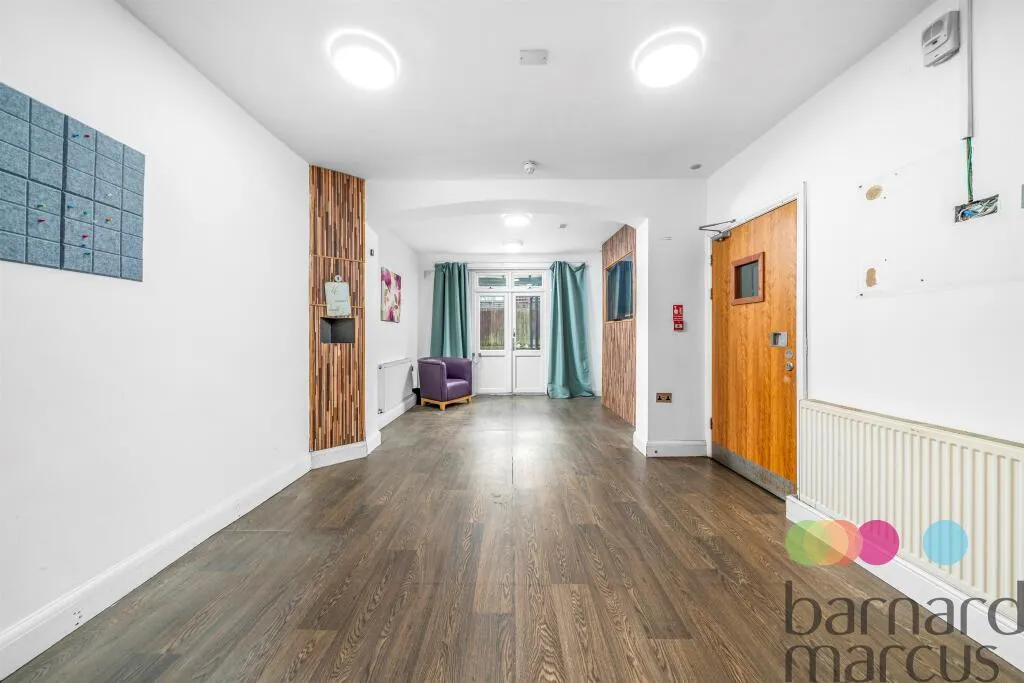 6 bed Semi-Detached