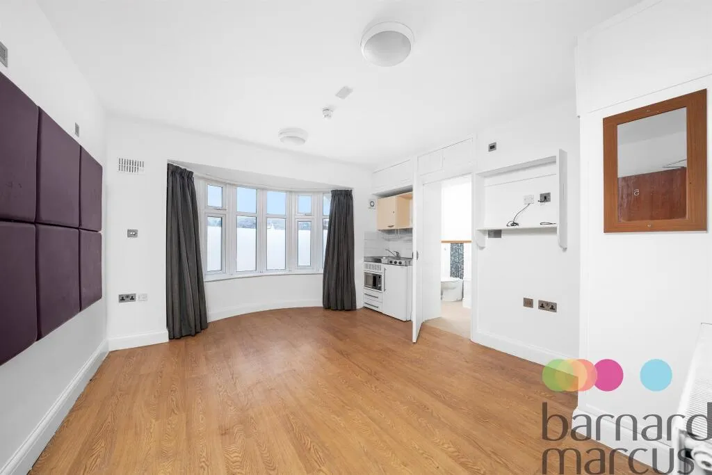 6 bed Semi-Detached