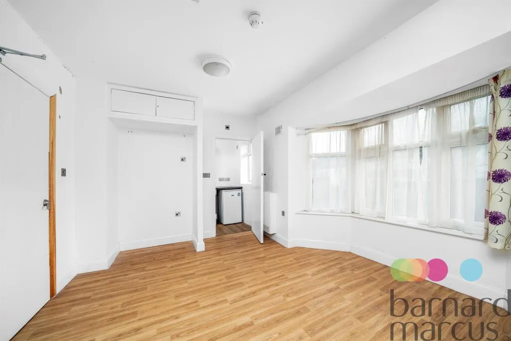 6 bed Semi-Detached