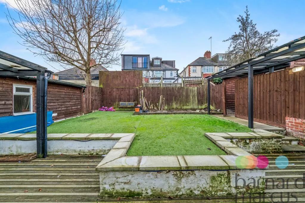 6 bed Semi-Detached