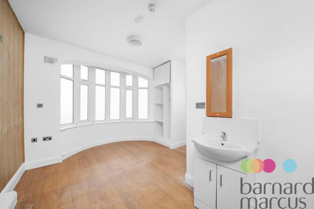 6 bed Semi-Detached