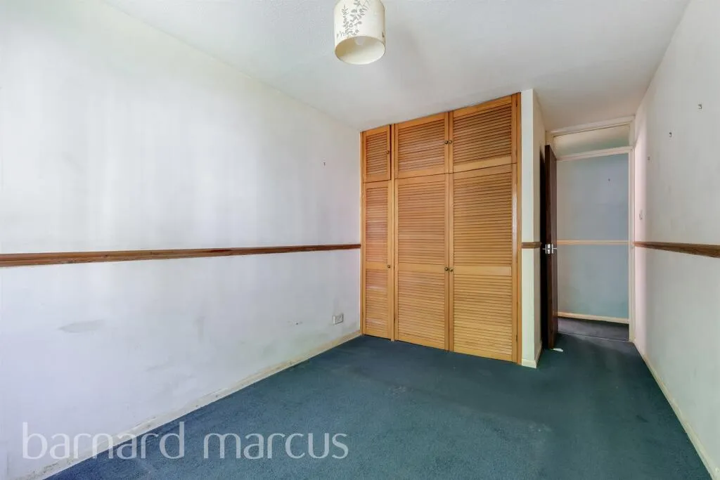 1 bed Ground Flat
