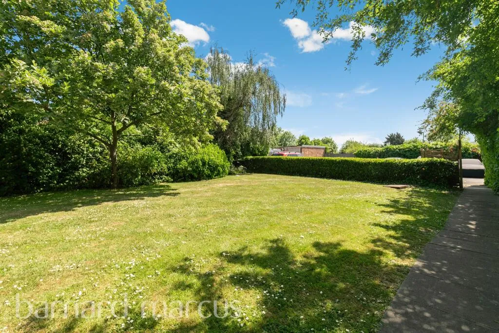 1 bed Ground Flat