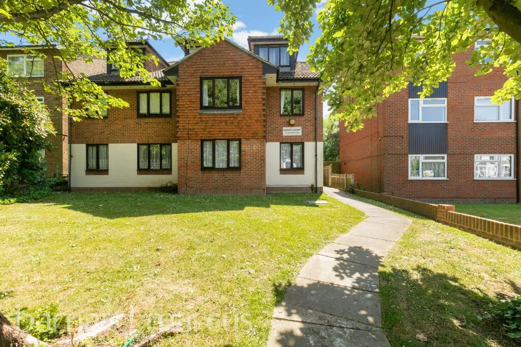1 bed Ground Flat