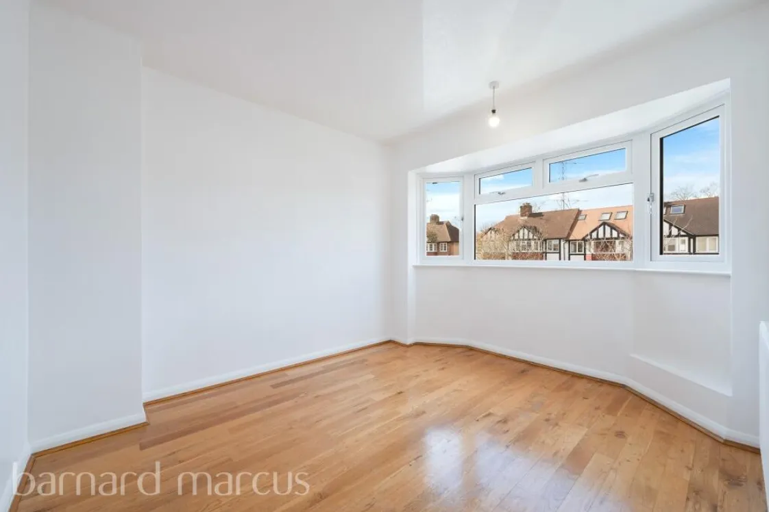 3 bed End of Terrace