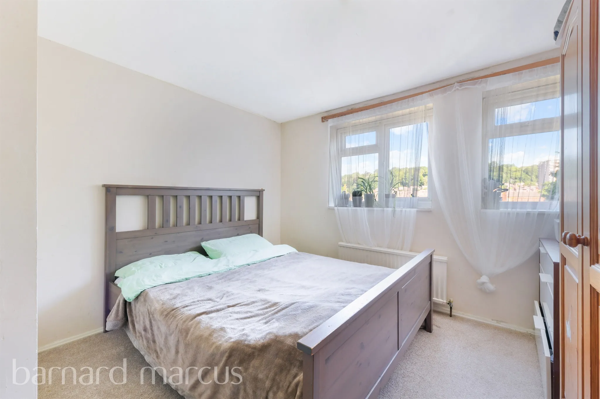 2 bed End of Terrace