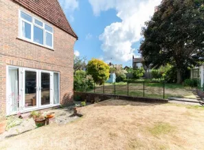 4 bed Detached