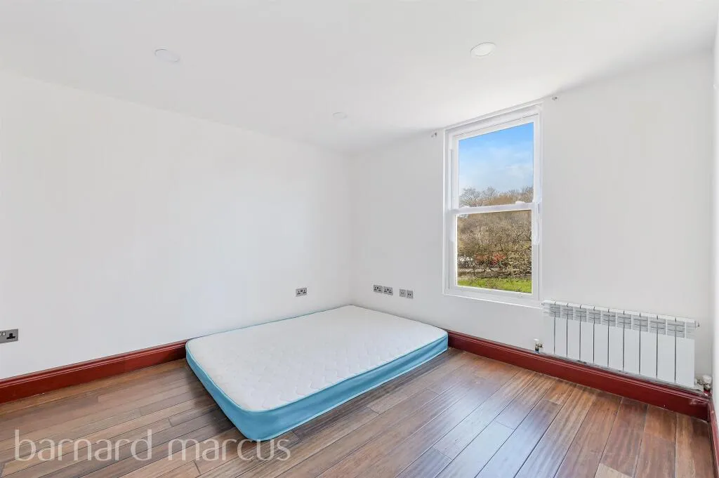 12 bed Town House