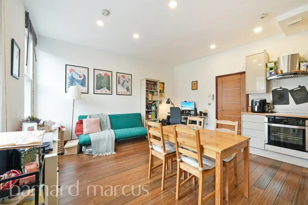 12 bed Town House