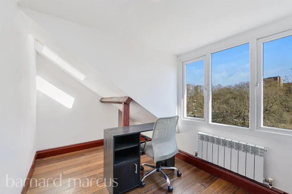 12 bed Town House