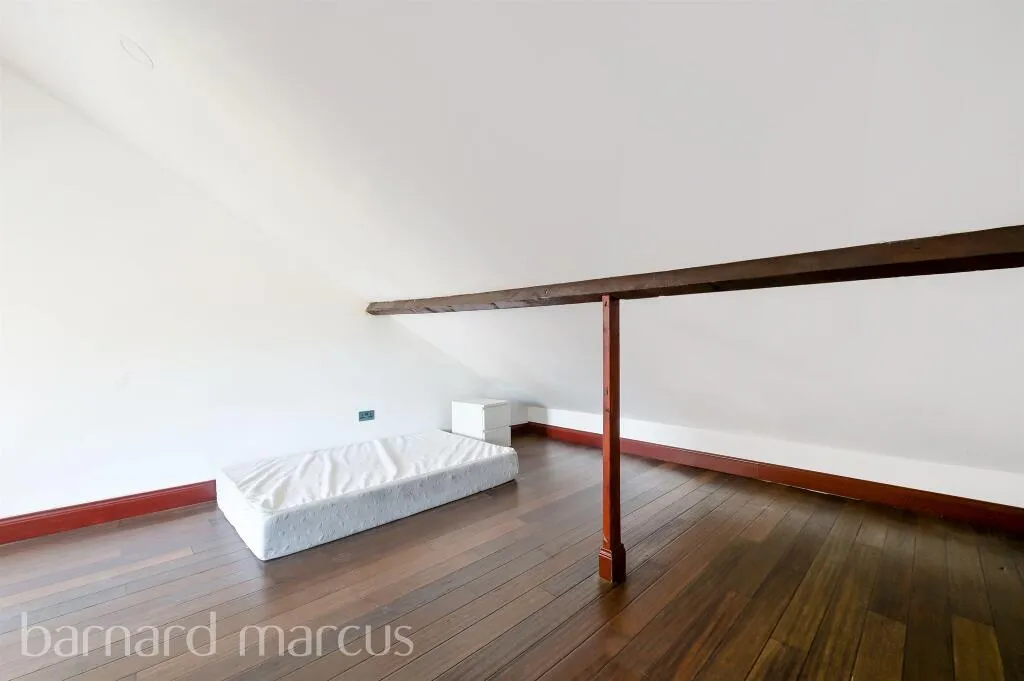 12 bed Town House