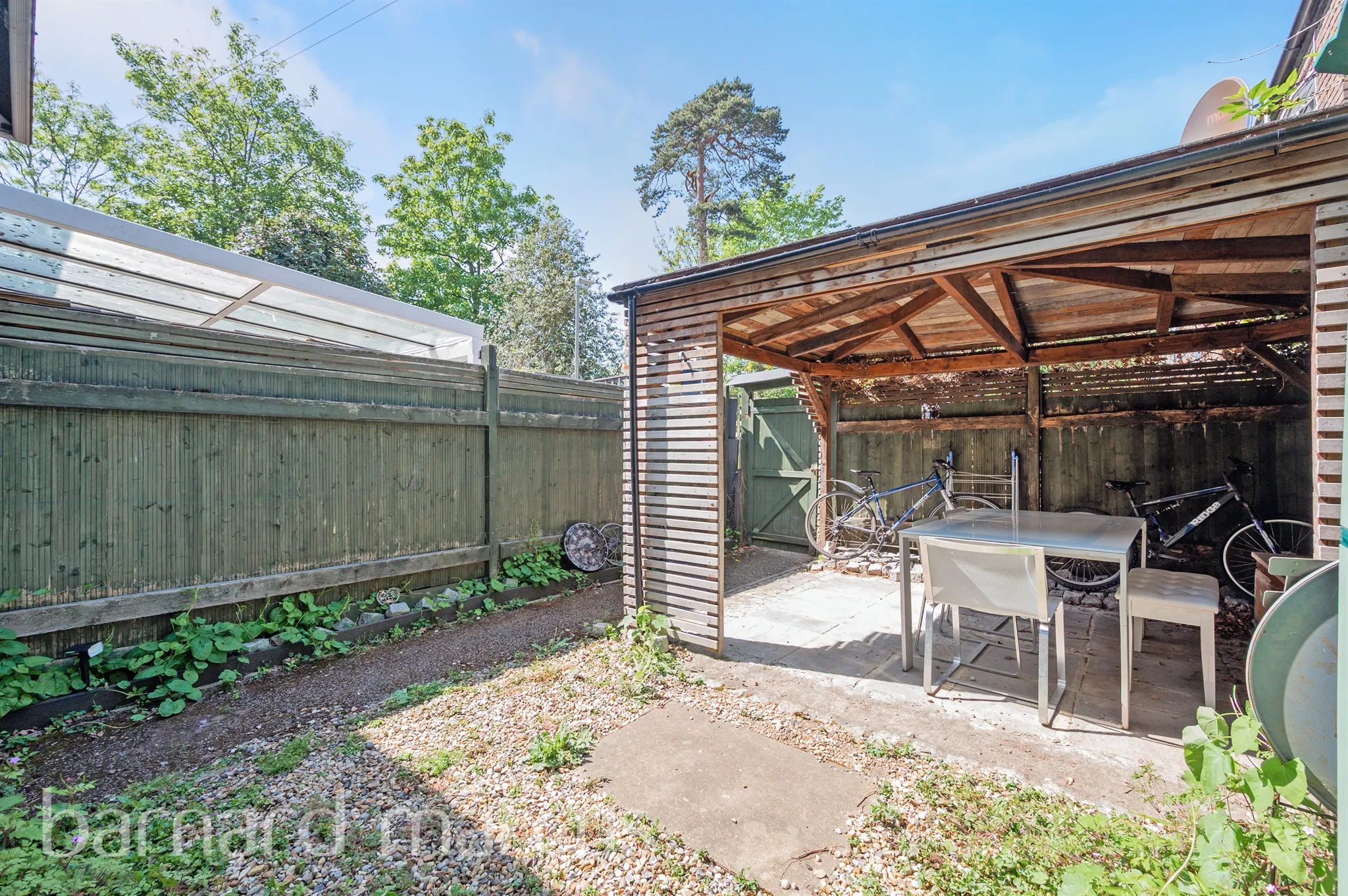 4 bed Semi-Detached