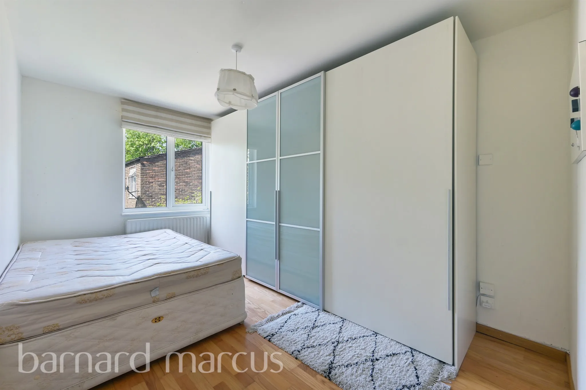 4 bed Semi-Detached