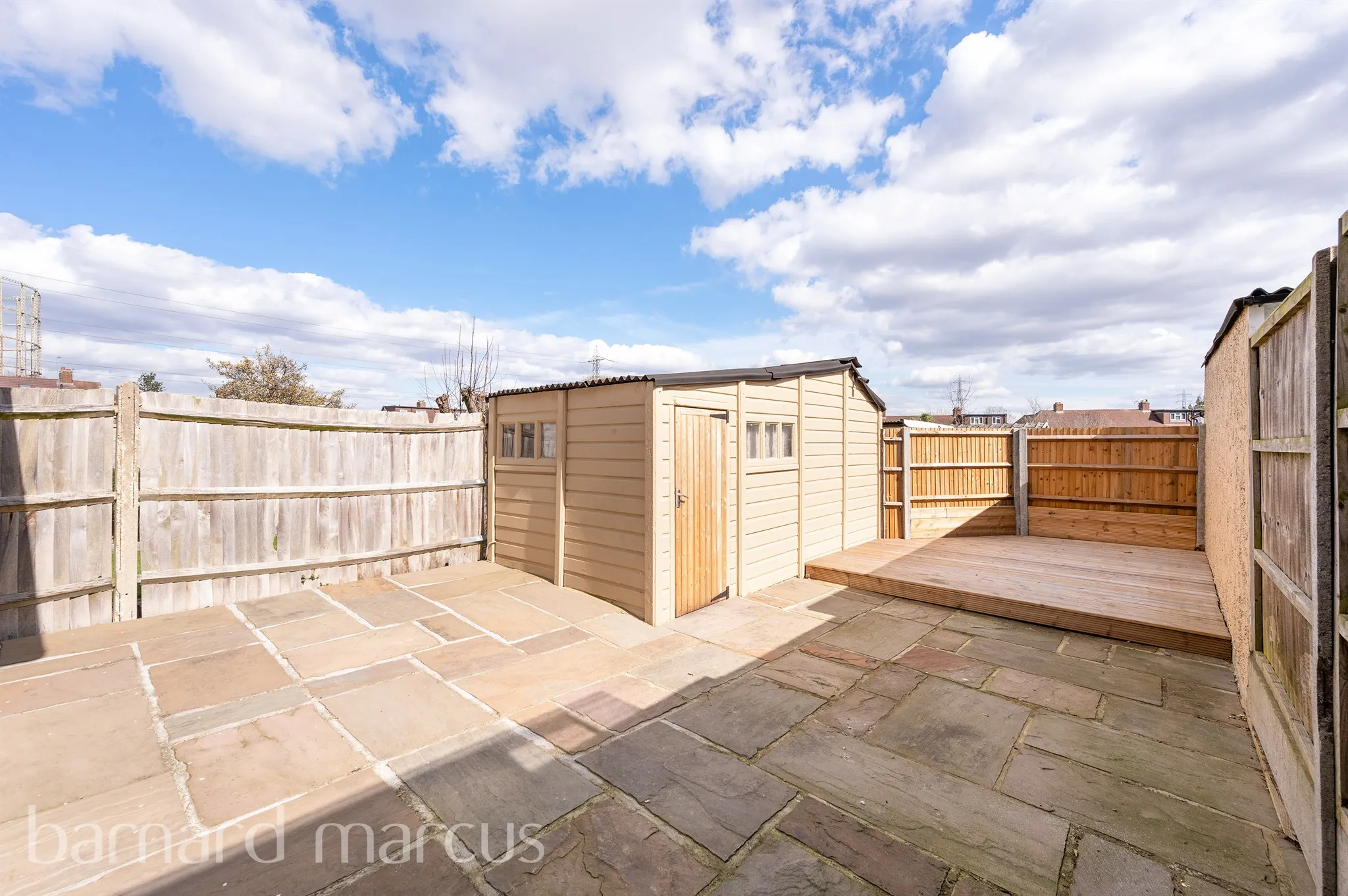 3 bed End of Terrace