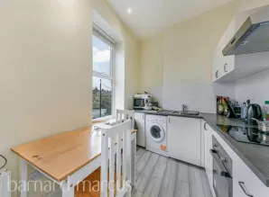 2 bed Ground Flat