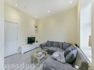2 bed Ground Flat