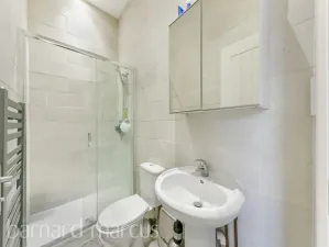 2 bed Ground Flat