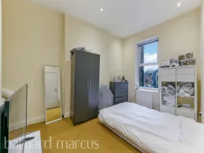 2 bed Ground Flat