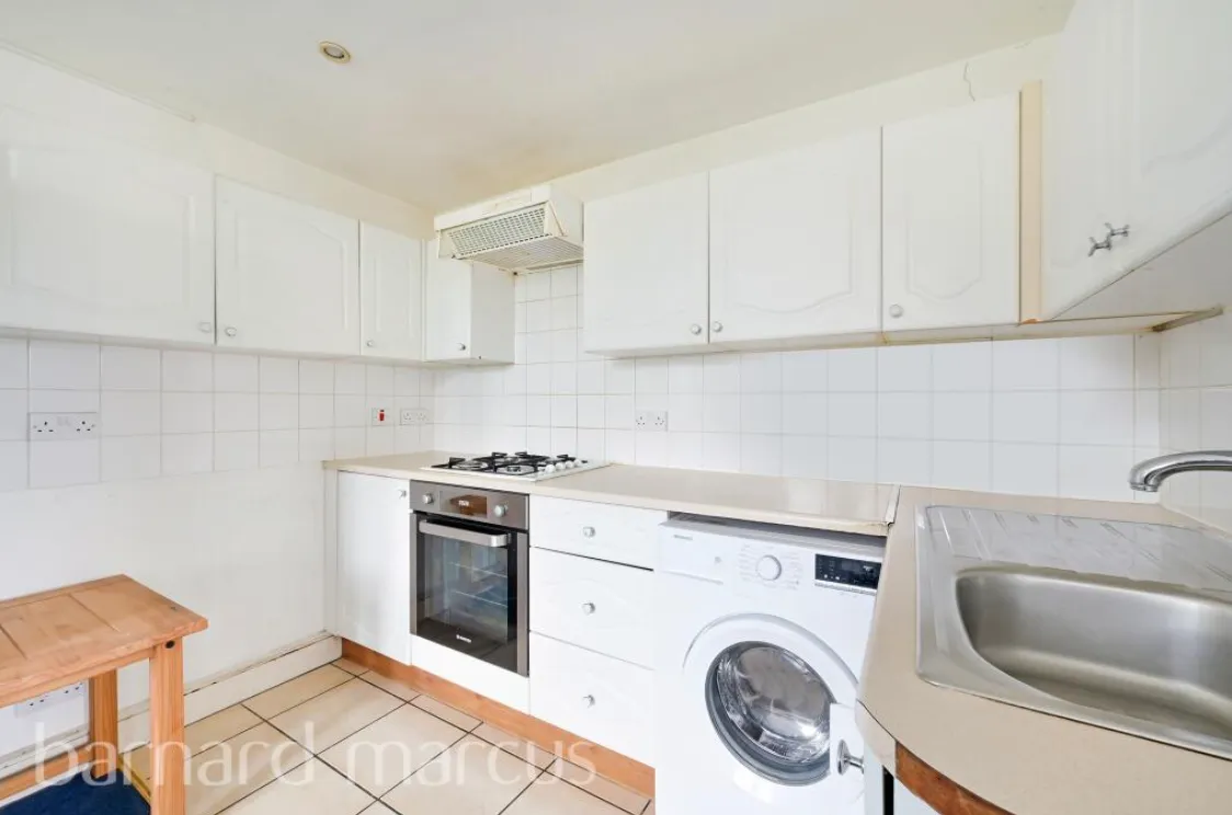 8 bed Character Property