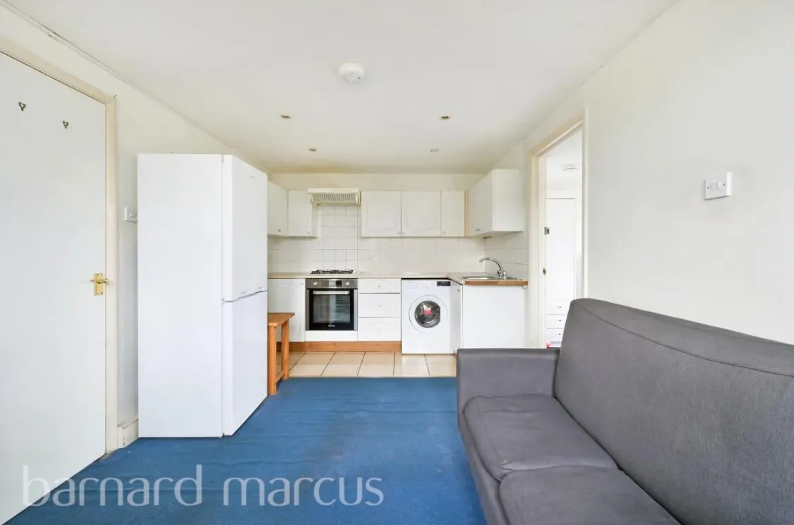 8 bed Character Property