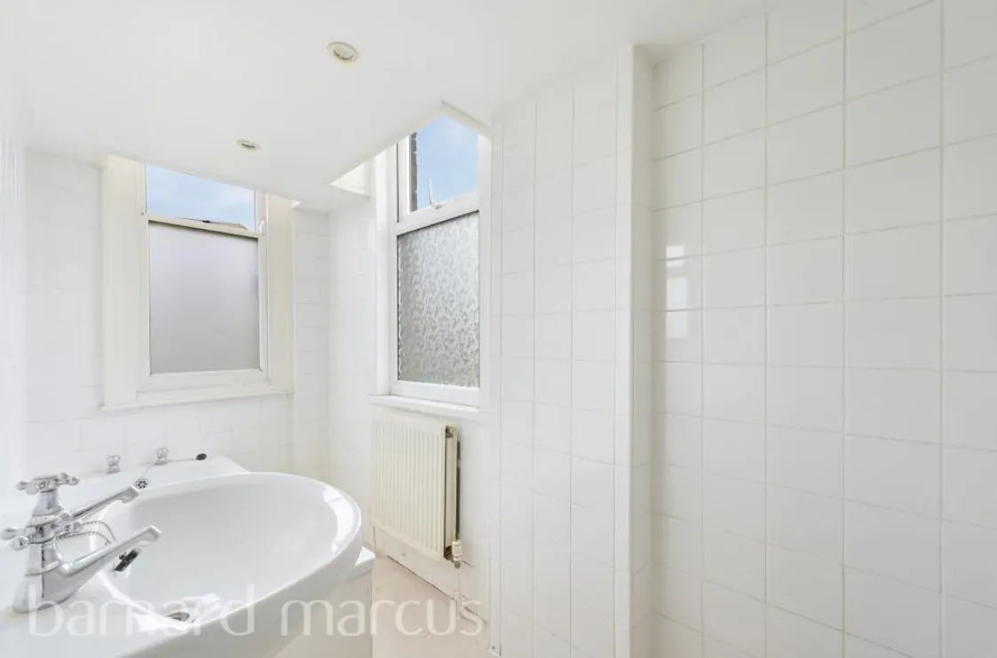 8 bed Character Property