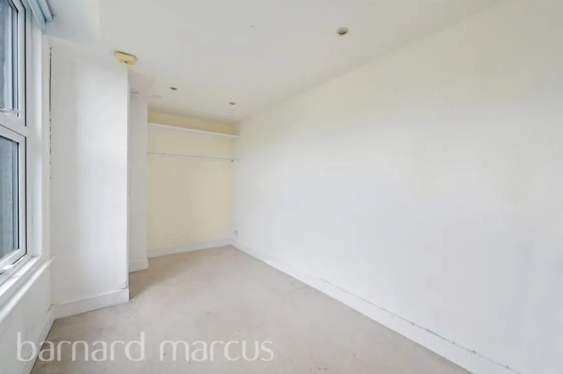 8 bed Character Property