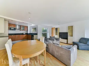 4 bed Ground Flat