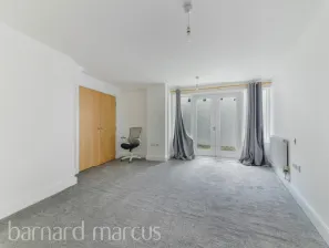 4 bed Ground Flat
