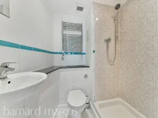 4 bed Ground Flat