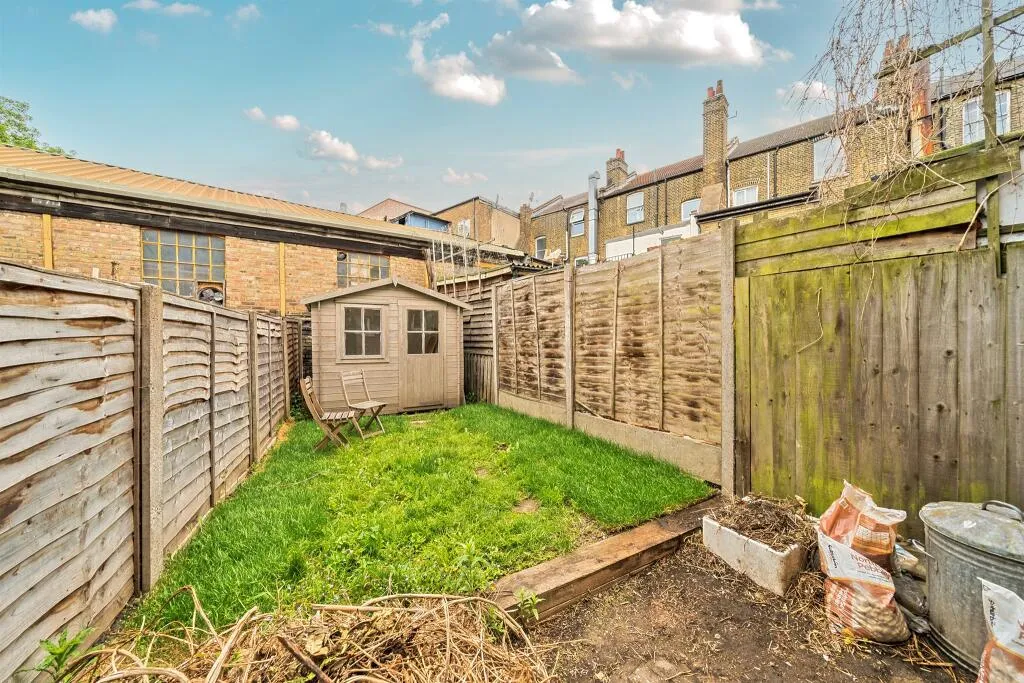 3 bed Terraced