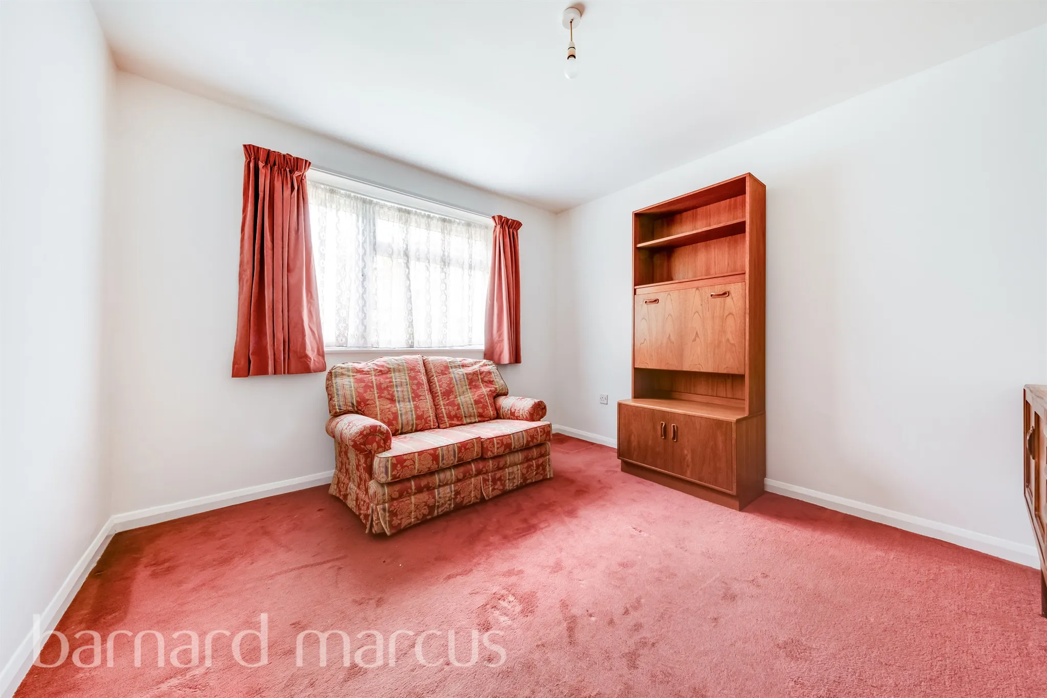 1 bed Ground Flat
