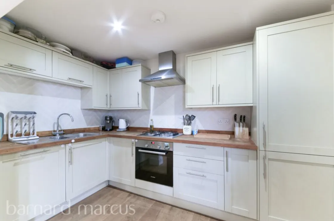 1 bed Ground Flat