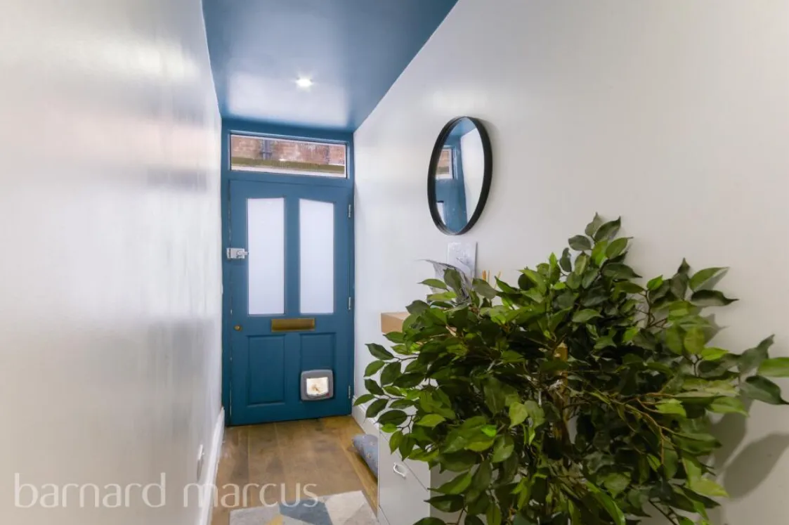 1 bed Ground Flat