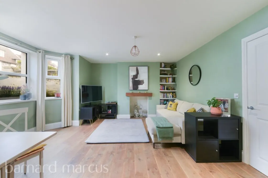 1 bed Ground Flat