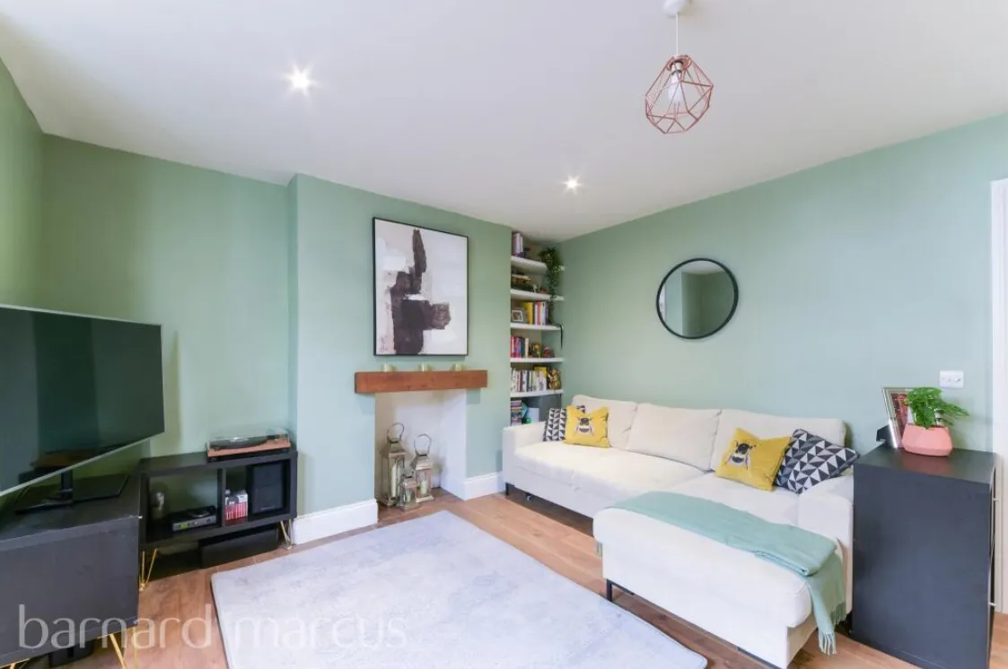 1 bed Ground Flat