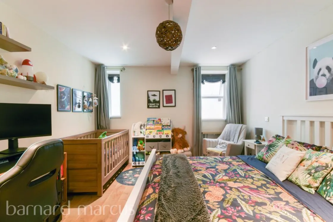 1 bed Ground Flat