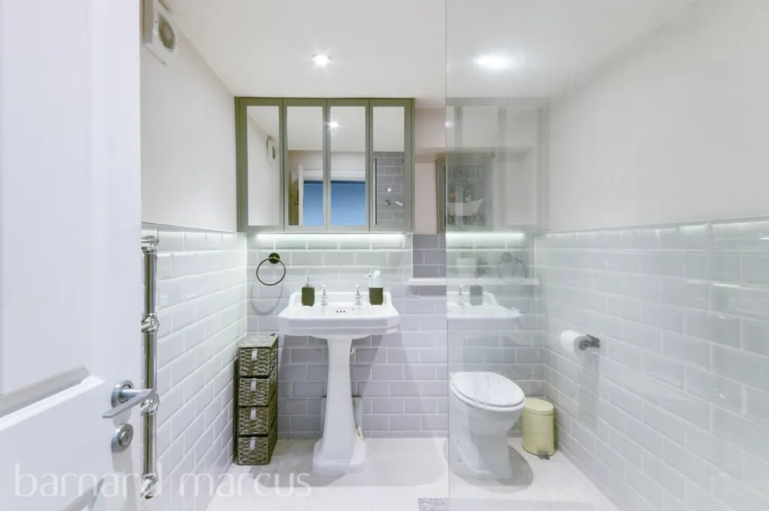 1 bed Ground Flat