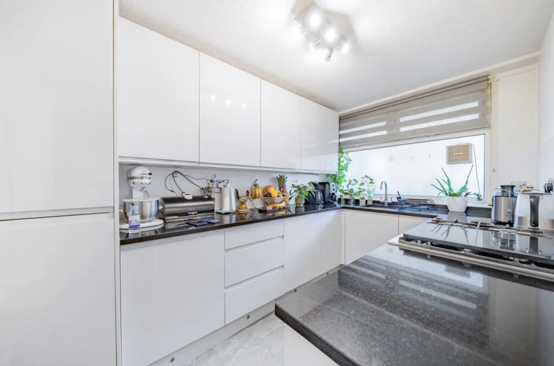 1 bed Ground Flat