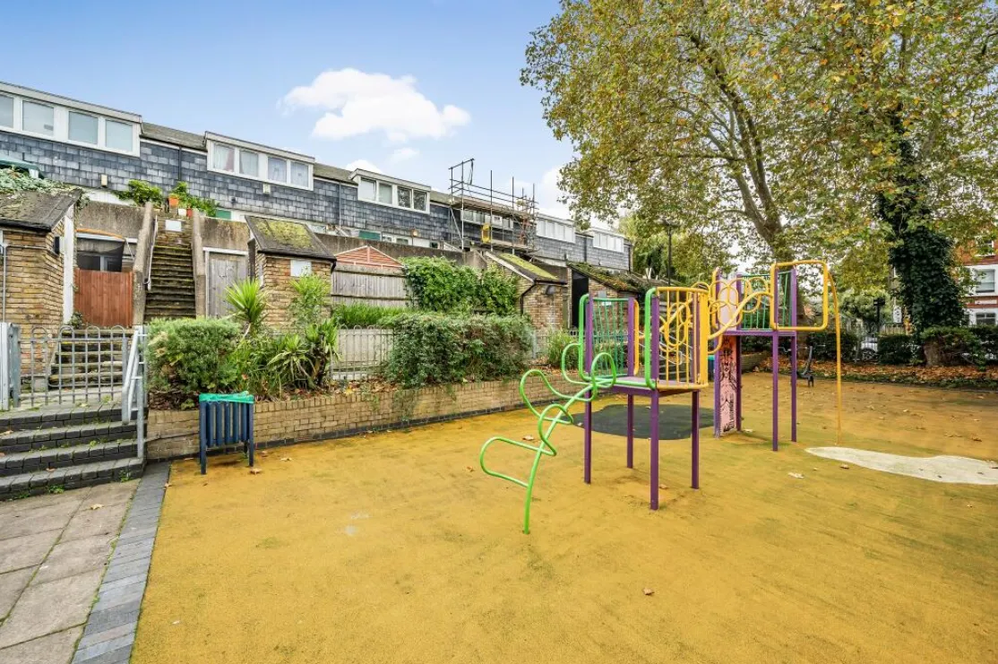 1 bed Ground Flat
