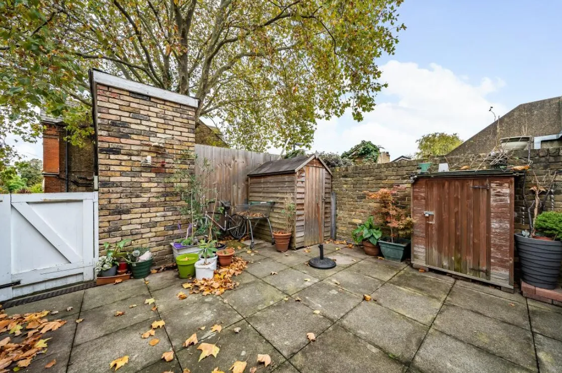 1 bed Ground Flat
