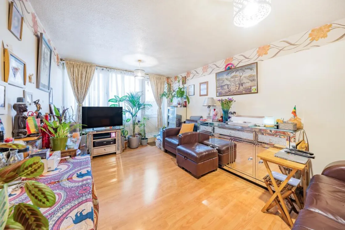 1 bed Ground Flat