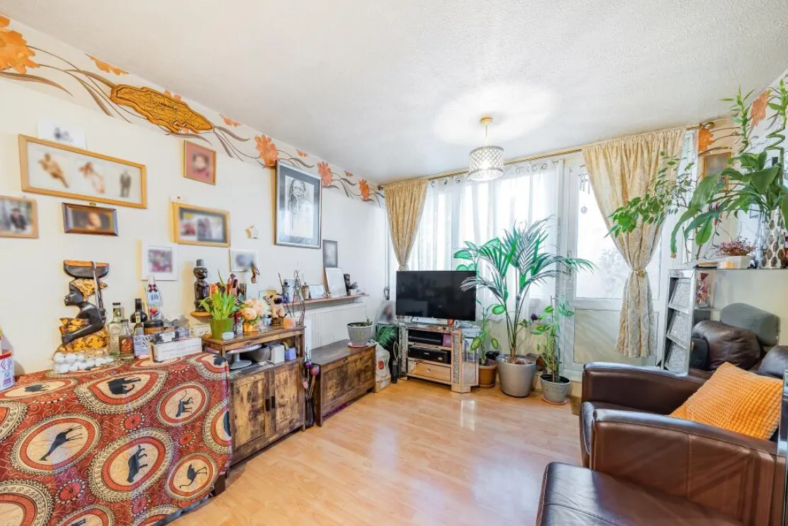 1 bed Ground Flat