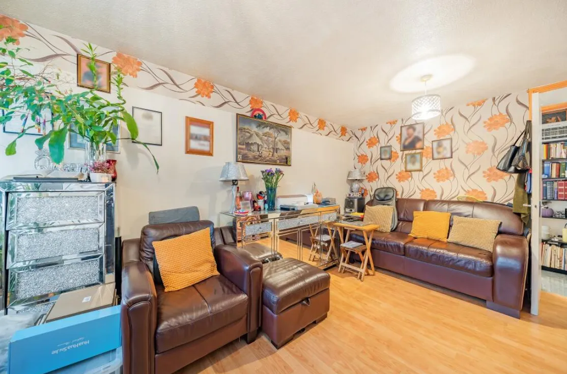1 bed Ground Flat