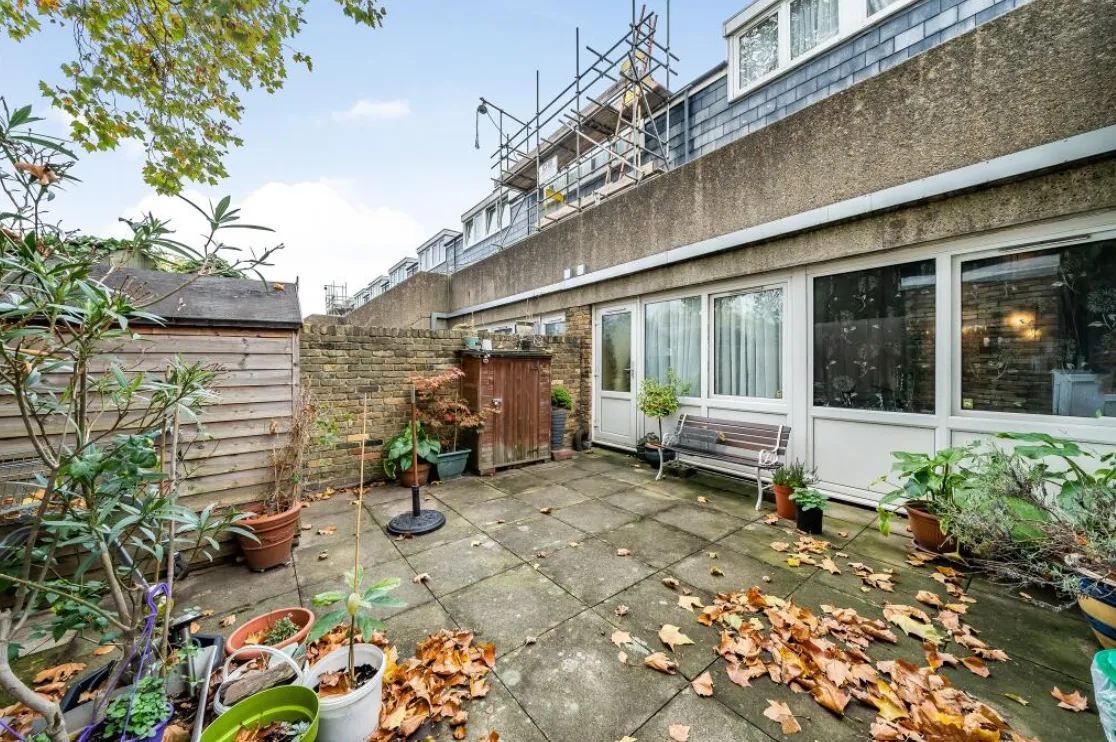 1 bed Ground Flat