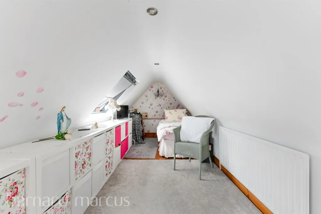 4 bed Maisonette