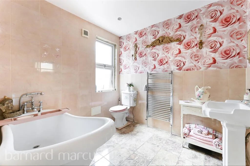 4 bed Maisonette